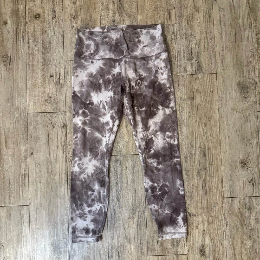 Women’s Lululemon Align High-Rise Pant 25"
Diamond Dye Mink Bery Lunar size: 10